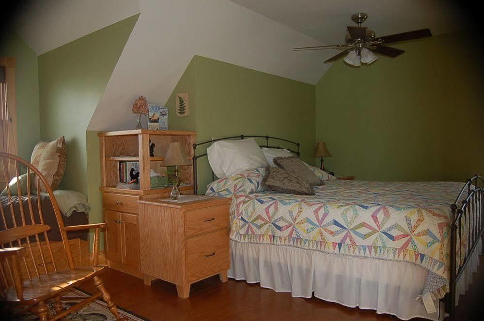 Wave Walker Bed And Breakfast Surry 外观 照片