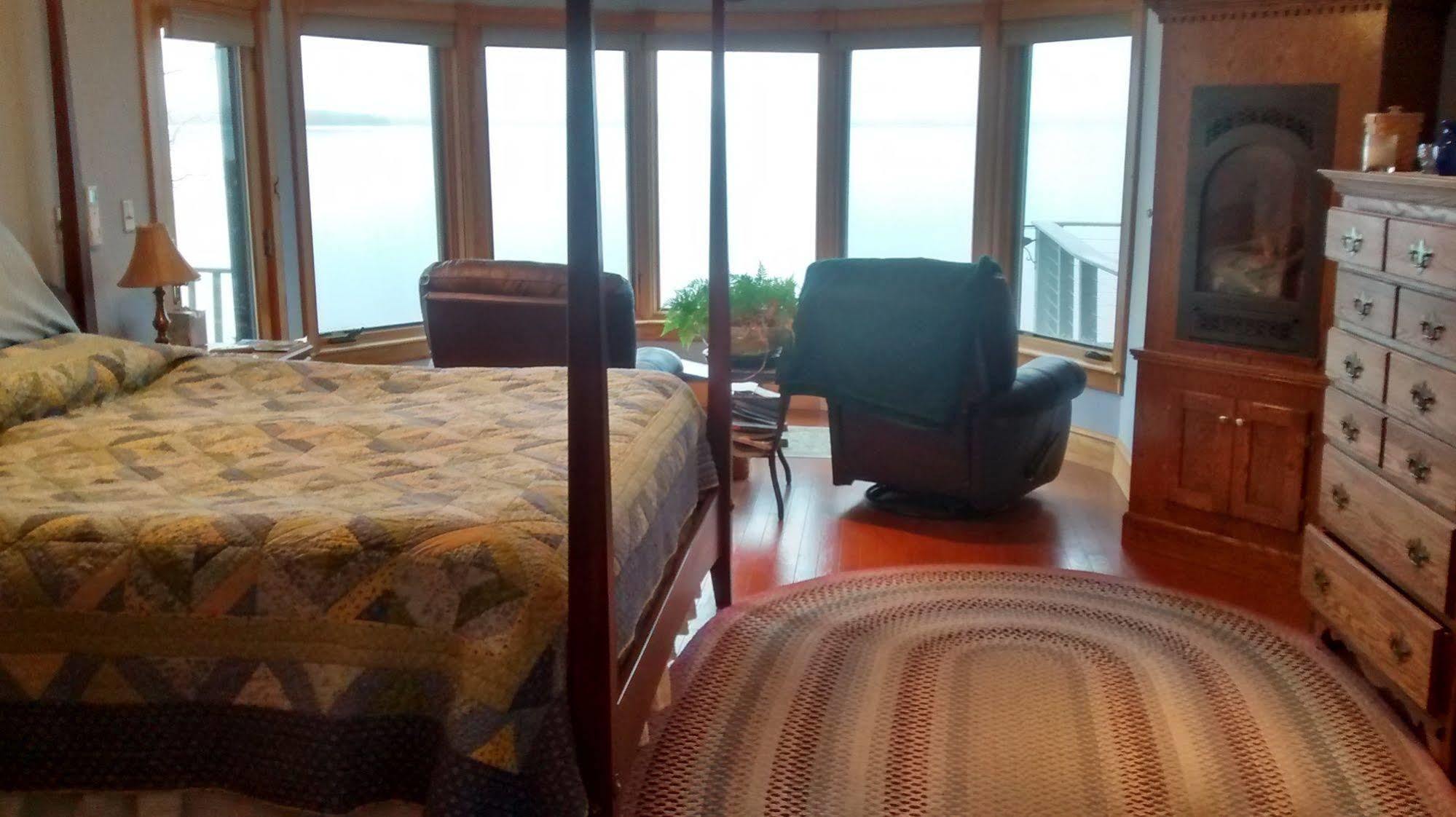 Wave Walker Bed And Breakfast Surry 外观 照片